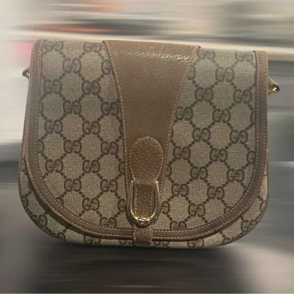 GUCCI Vintage GG Monogram Small Flap Shoulder/Crossbody Bag - Picture 3 of 12